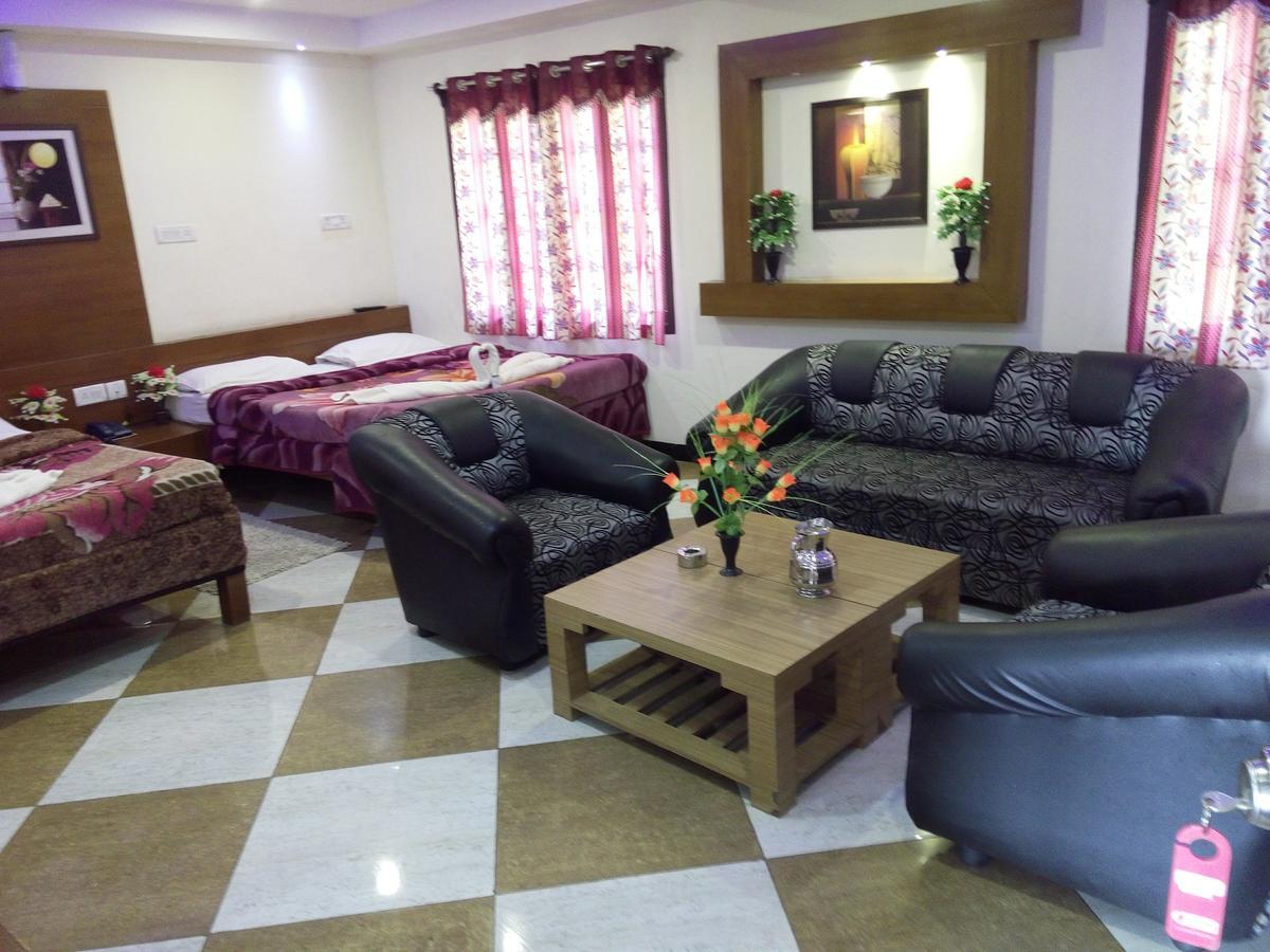 ホテルEzhil Residency コダイカナル エクステリア 写真