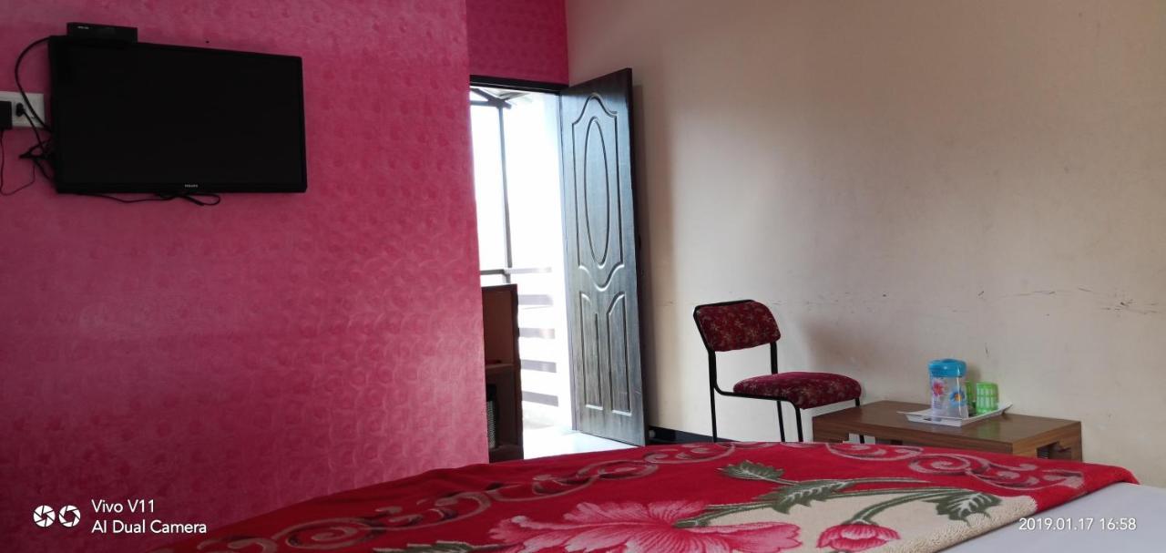 ホテルEzhil Residency コダイカナル エクステリア 写真